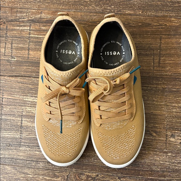 Vessi Women's Weekend Sneakers Tan Brown Knit Waterproof Size 7 EUC - Picture 2 of 10